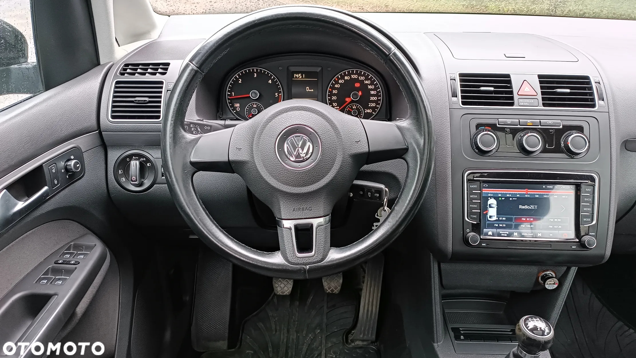 Volkswagen Touran - 17