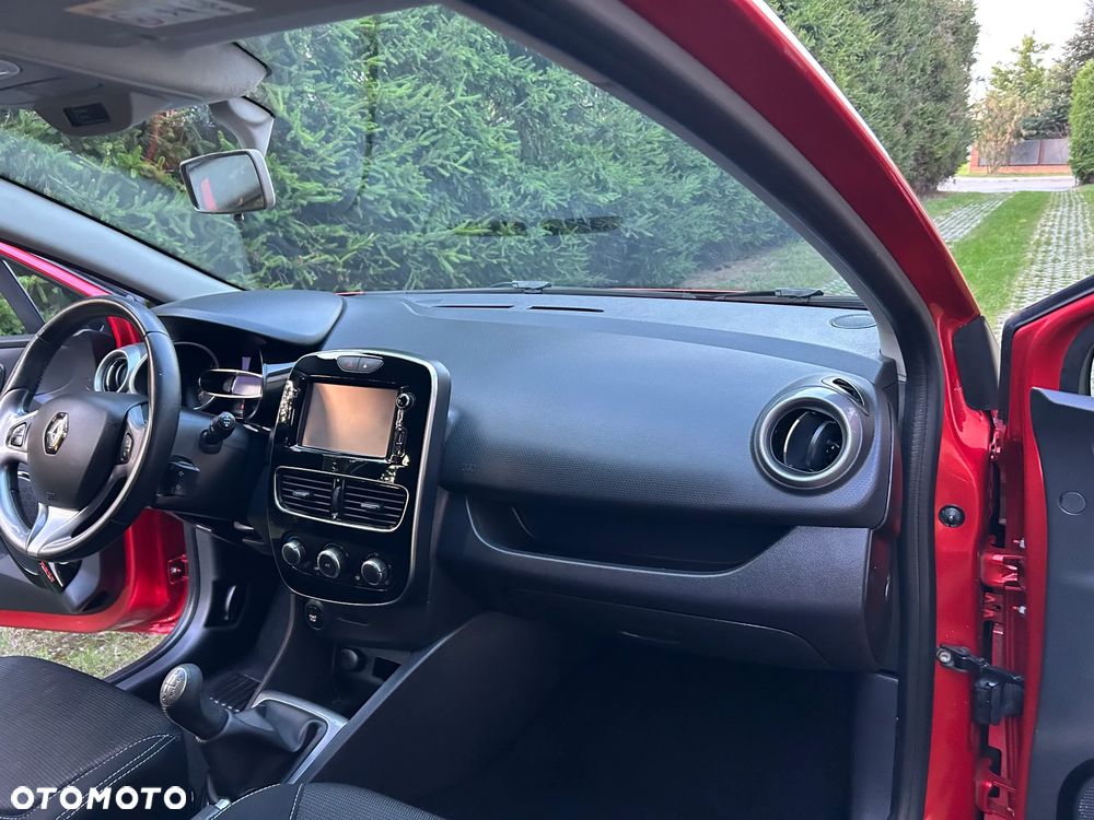 Renault Clio 1.2 16V 75 Life - 23