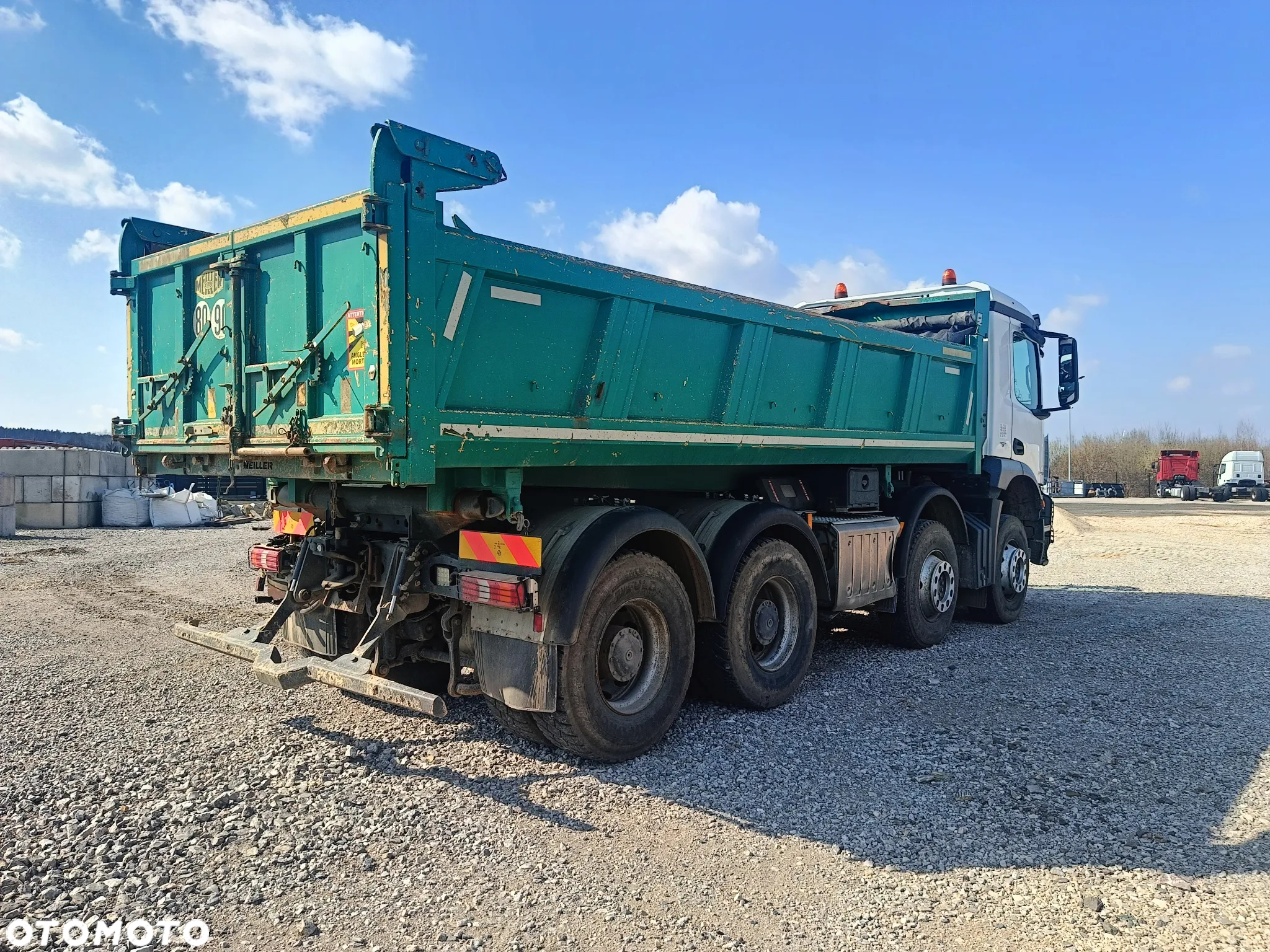 Mercedes-Benz Arocs 3243 - 13