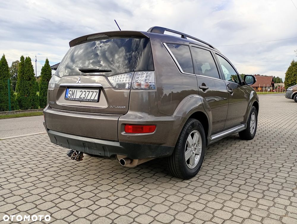 Mitsubishi Outlander 2.0 Intense + 2WD EU5 CVT - 2