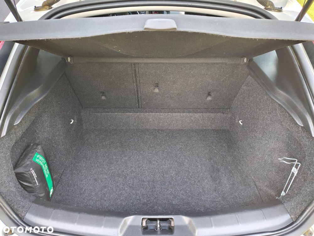 Volvo V40 D2 Momentum - 22