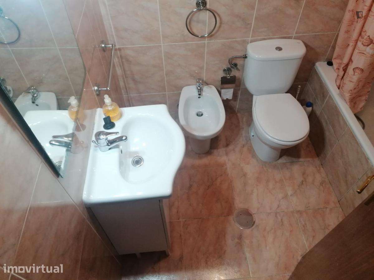 Quarto - localizado em Vila nova de gaia - Grande imagem: 5/25