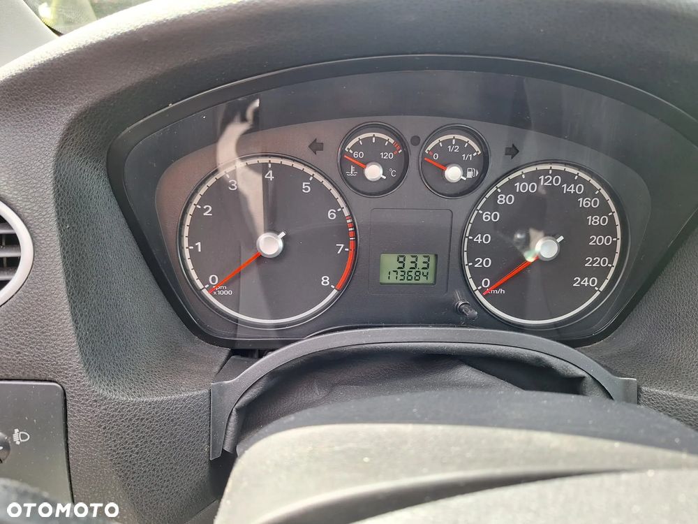 Ford Focus 1.6 16V Ambiente - 5