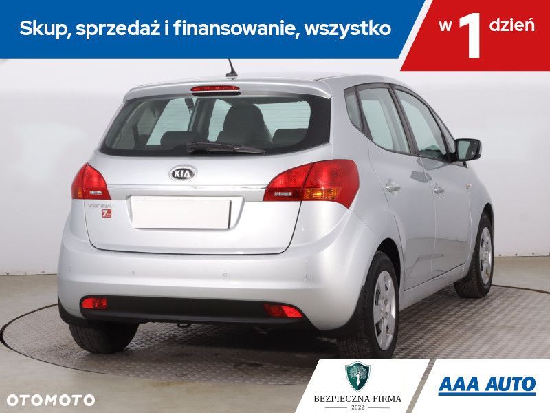 Kia Venga - 7
