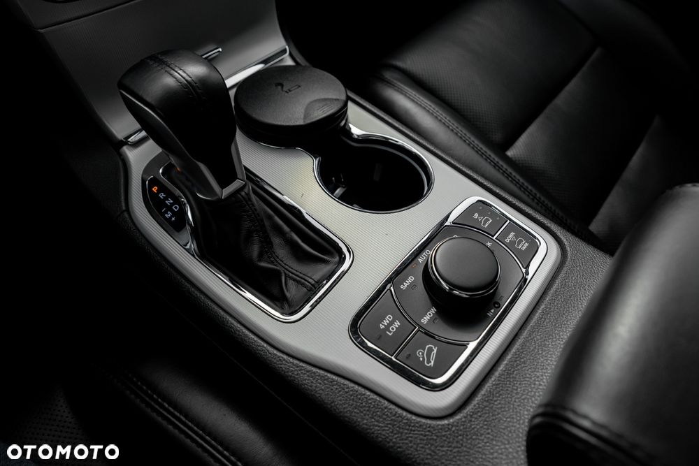 Jeep Grand Cherokee 3.0 CRD Overland Summit - 32