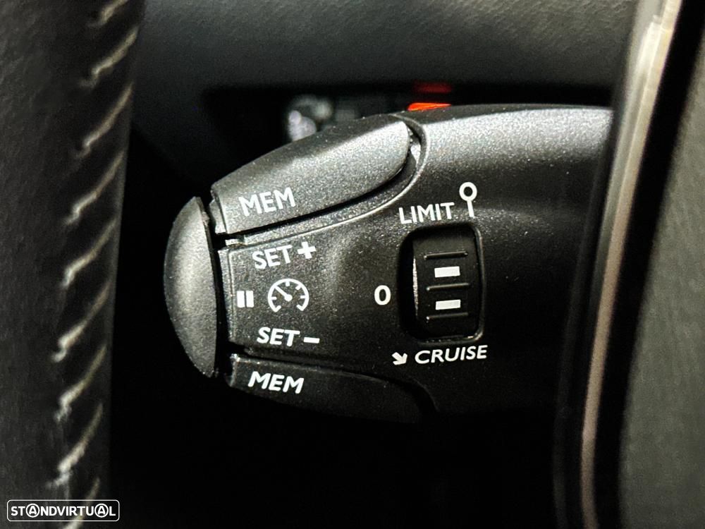 Peugeot e-208 50 kWh Allure Pack - 40