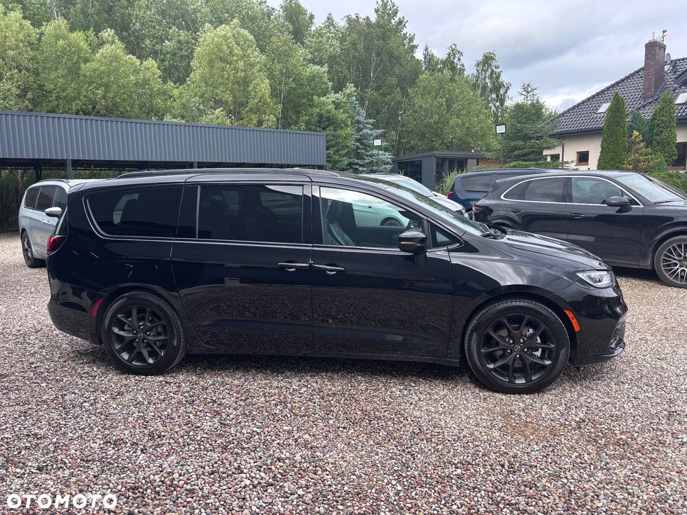 Chrysler Pacifica - 3