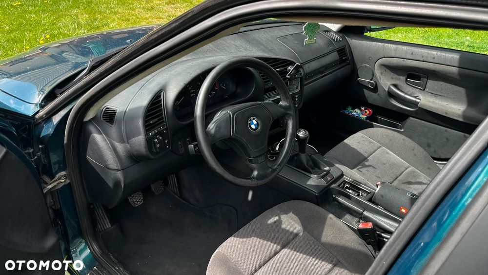 BMW Seria 3 325i - 8