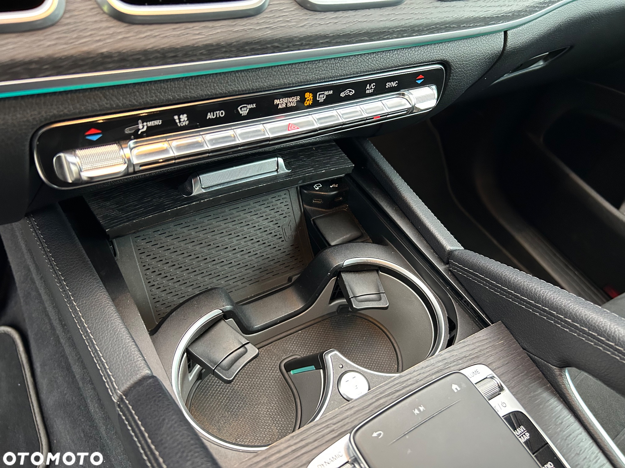 Mercedes-Benz GLE 300 d 4-Matic - 33