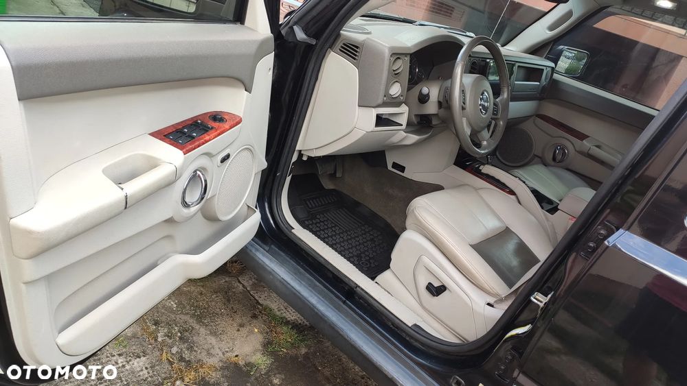 Jeep Commander 5.7 V8 HEMI Automatik Limited - 24