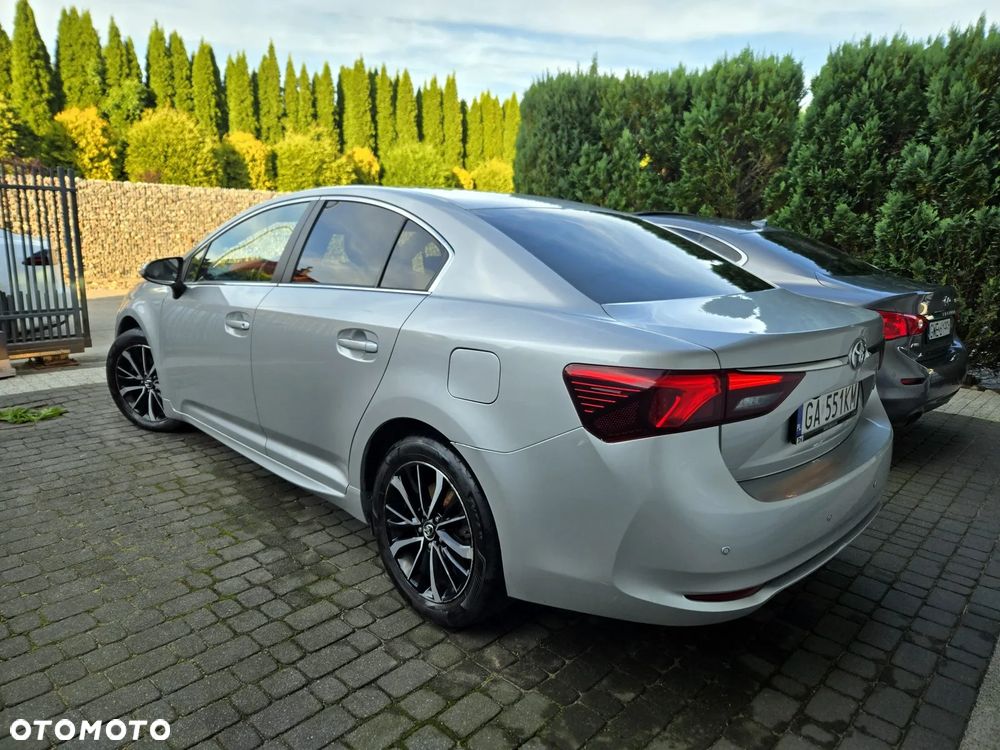 Toyota Avensis 2.0 D-4D Prestige - 3