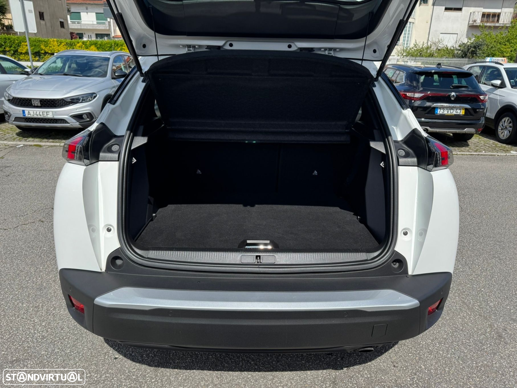 Peugeot 2008 1.5 BlueHDi Allure - 14