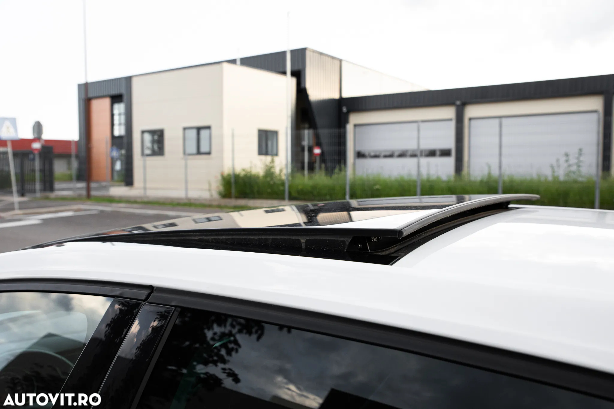 Volkswagen Golf 2.0 TDI Highline - 36
