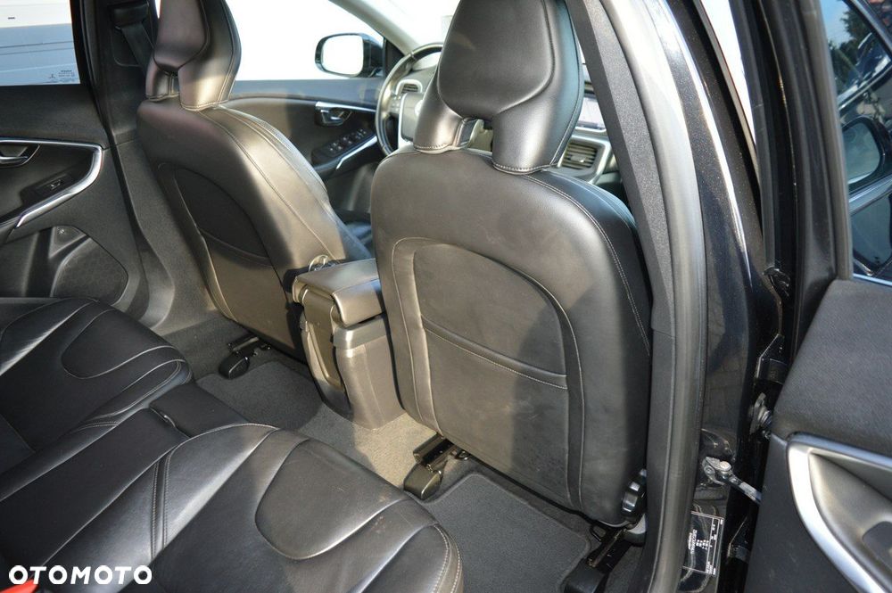 Volvo V40 D2 Summum - 28