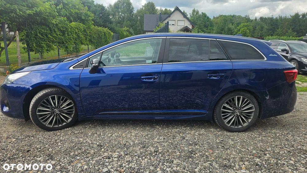 Toyota Avensis 1.8 Selection - 1