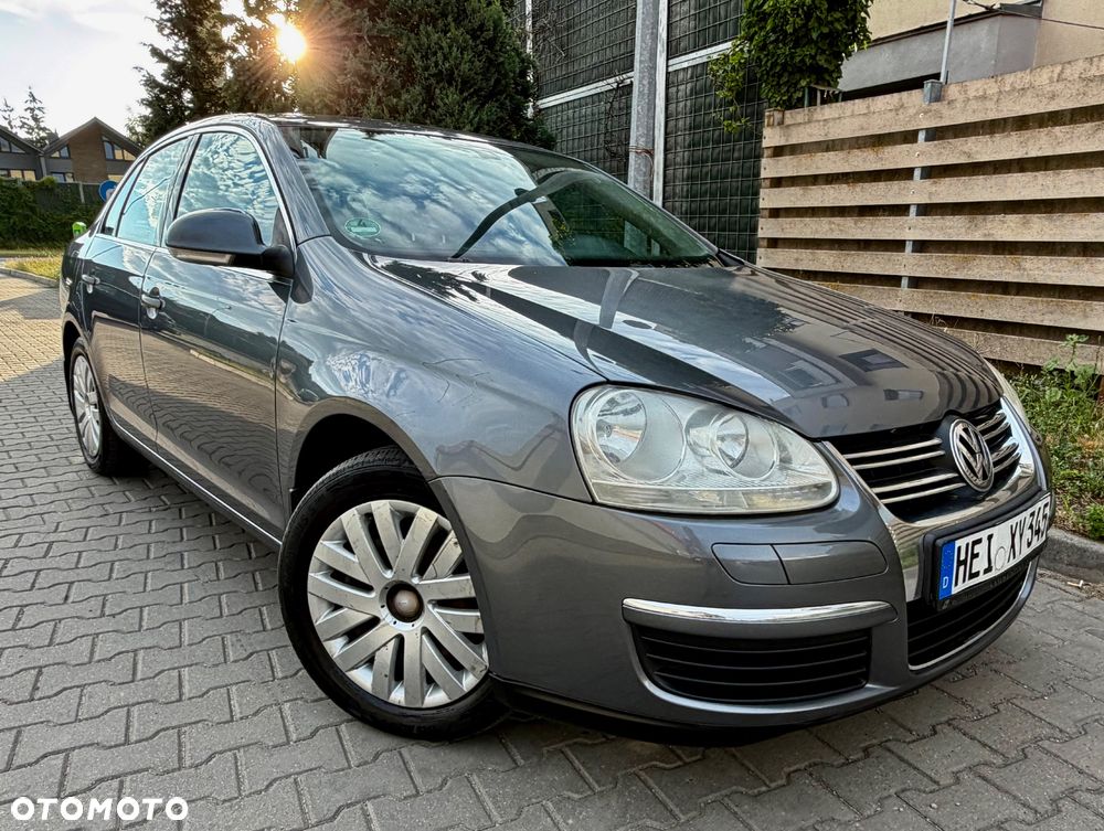 Volkswagen Jetta 1.6 Comfortline - 9