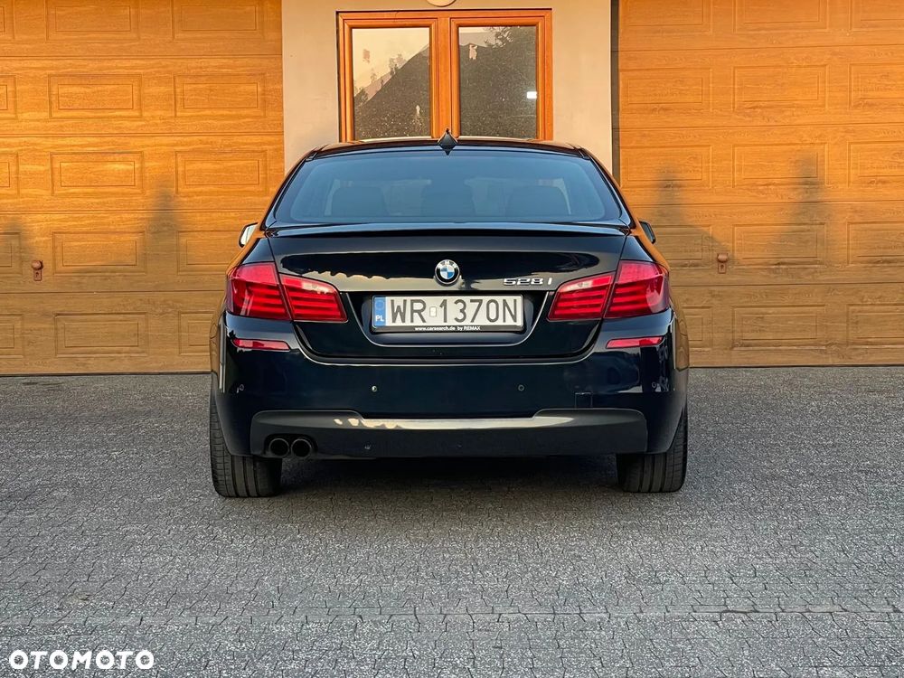 BMW Seria 5 528i xDrive - 4