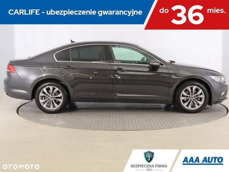 Volkswagen Passat - 8