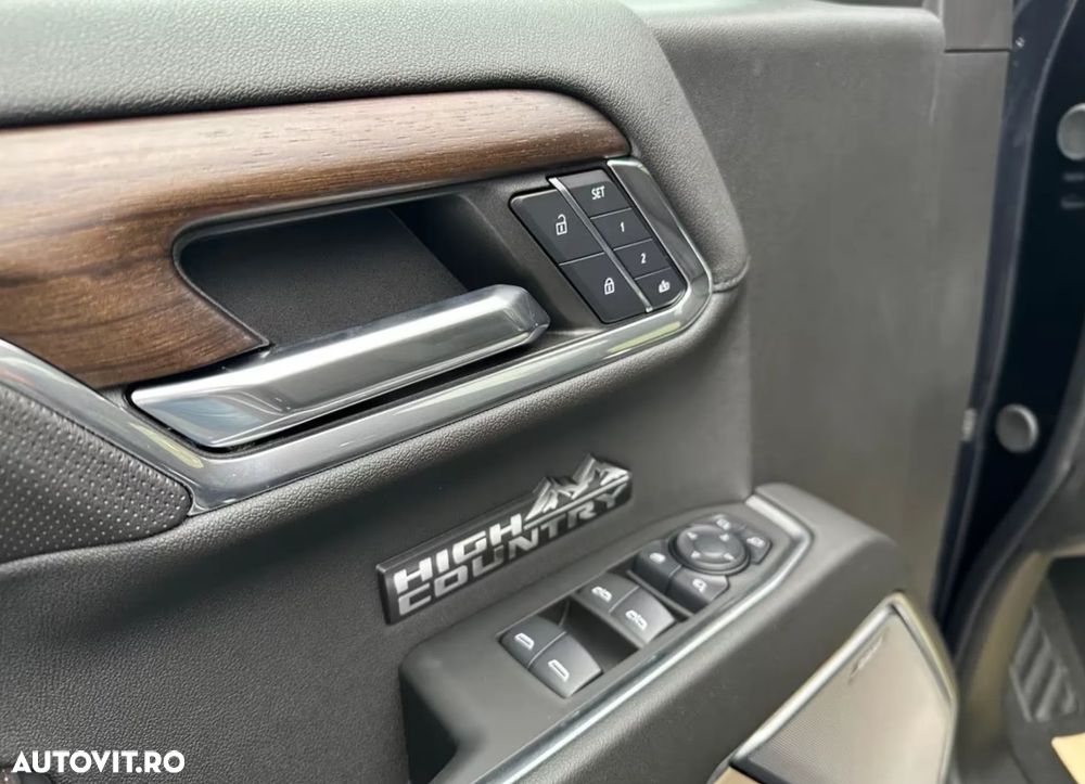 Chevrolet Silverado - 20