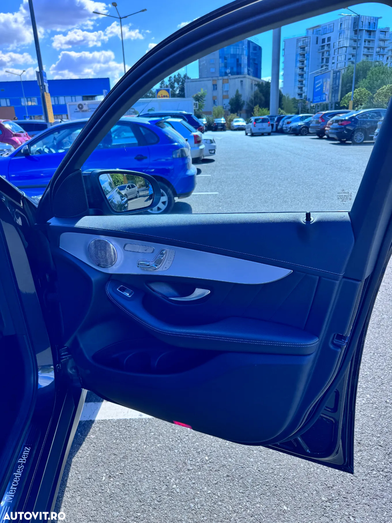 Mercedes-Benz GLC 300 e 4MATIC - 25
