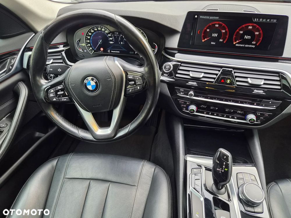 BMW Seria 5 530i Luxury Line - 15