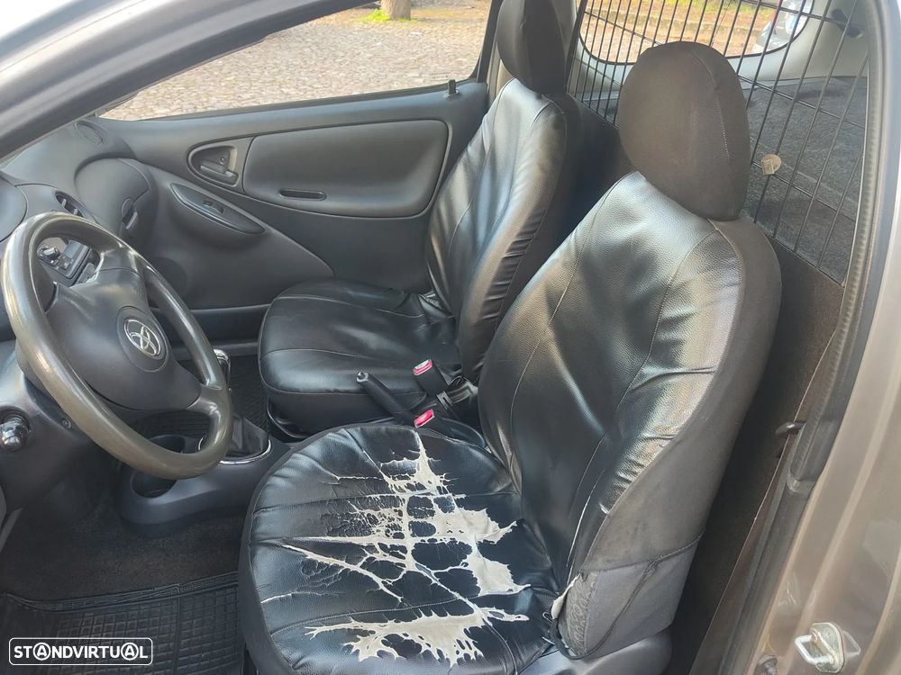 Toyota Yaris 1.4 D-4D Sol - 11