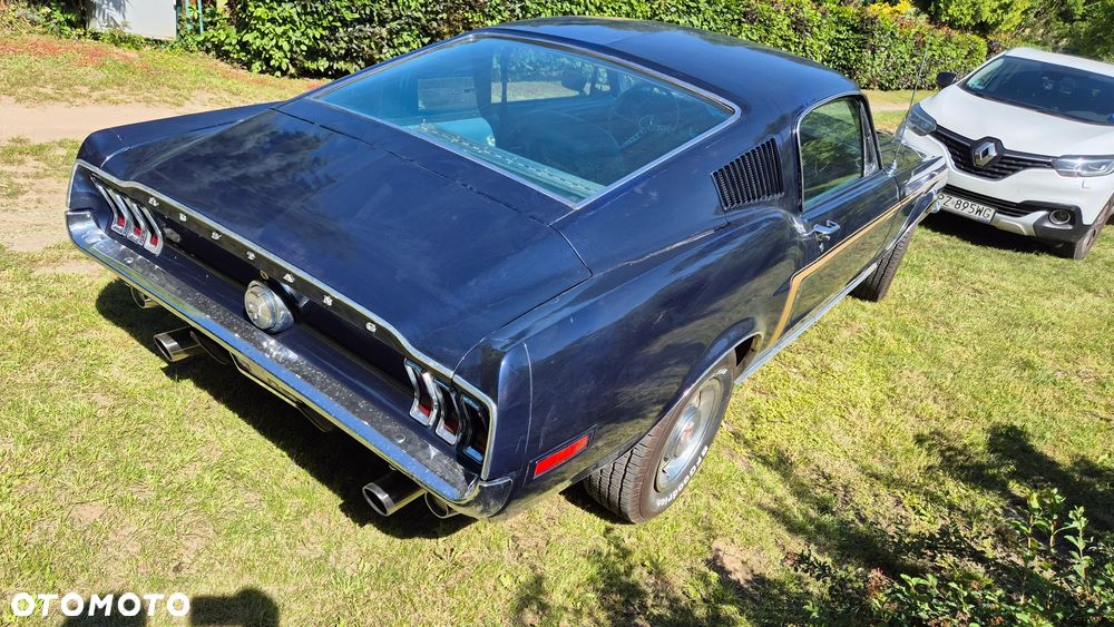 Ford Mustang - 7