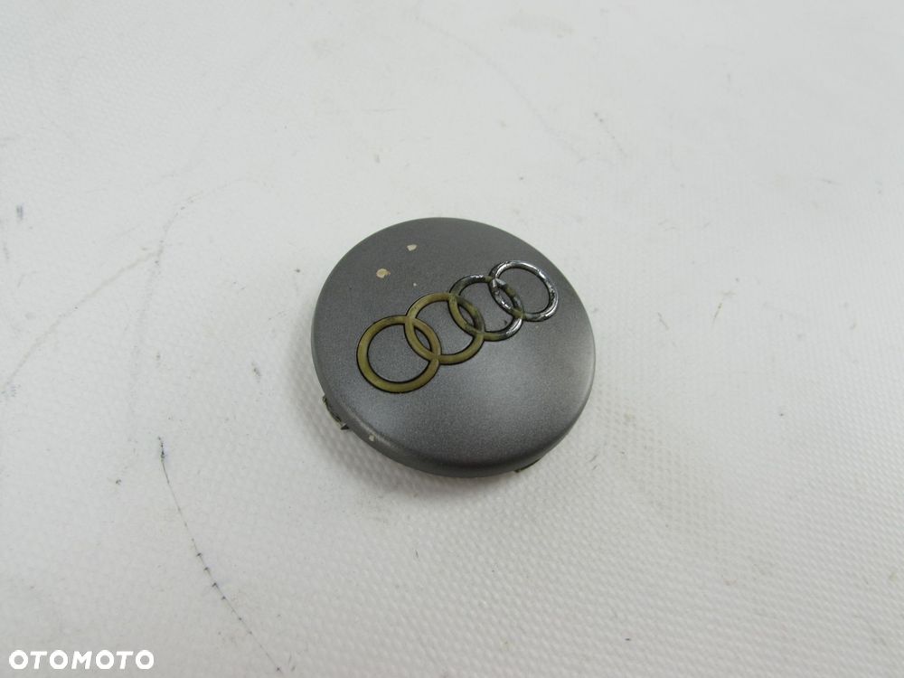 AUDI A3 A4 A6 DEKIELEK FELG  ALUMINIOWYCH 4B0601170 - 4
