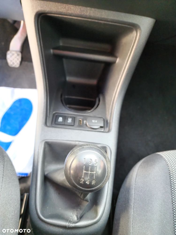 Volkswagen up! (BlueMotion Technology) move - 24