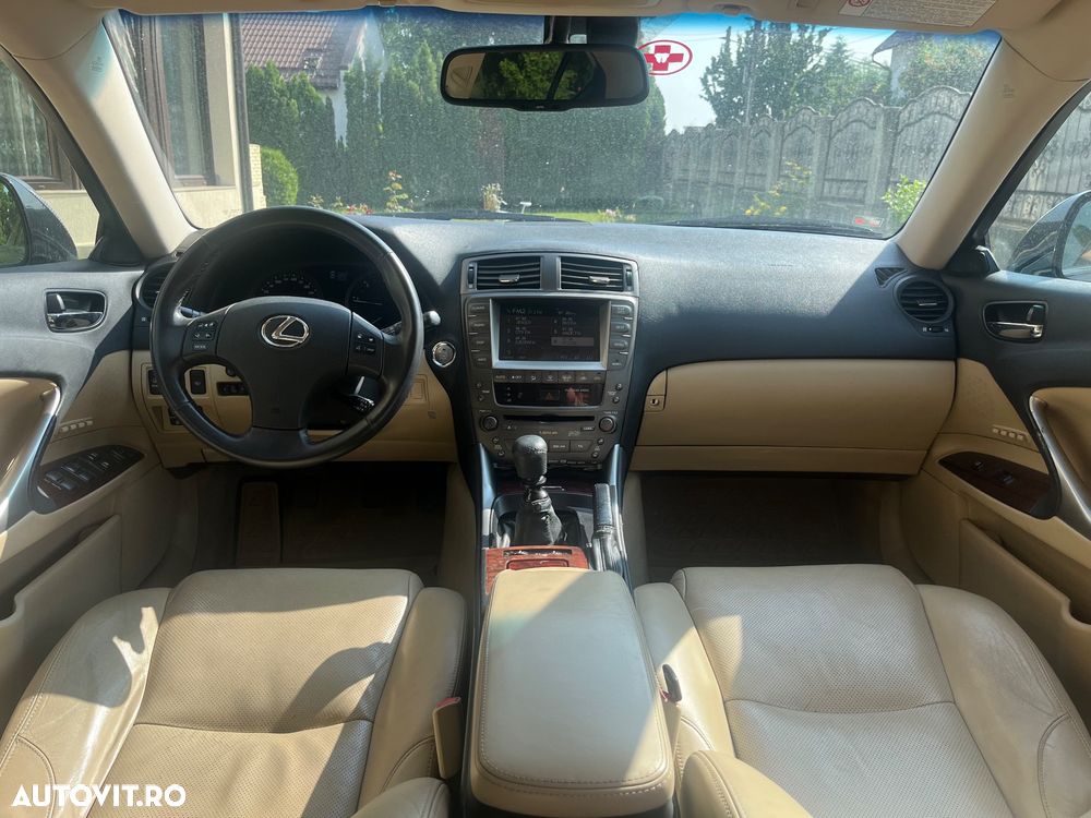 Lexus Seria IS 220d Luxury Line - 5