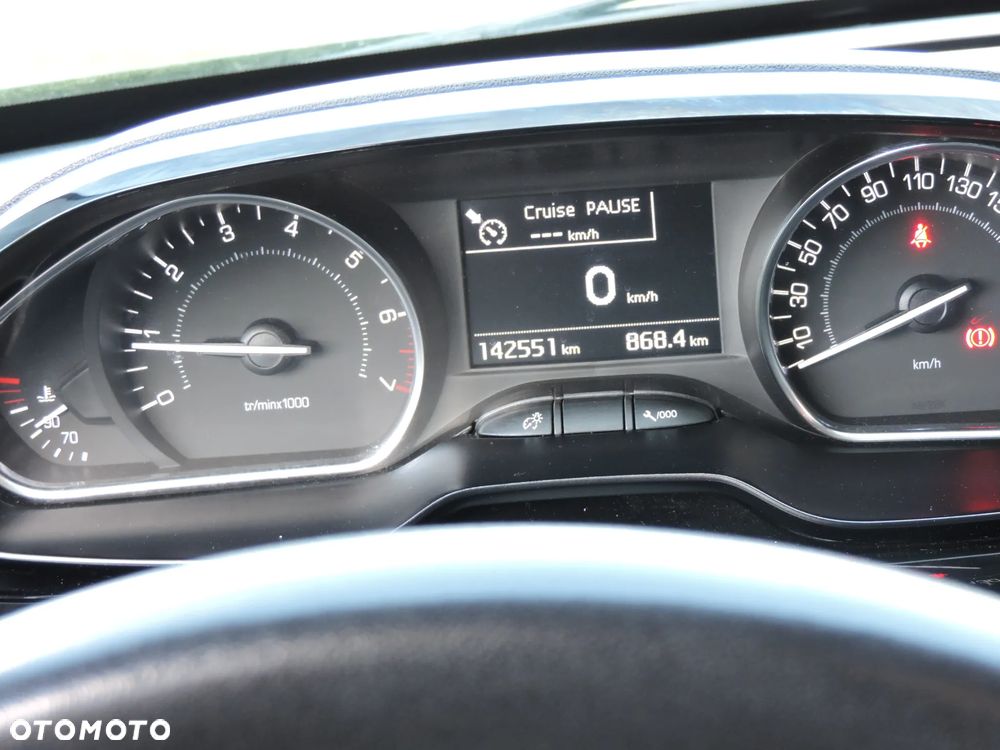 Peugeot 2008 1.2 Pure Tech Active S&S - 19