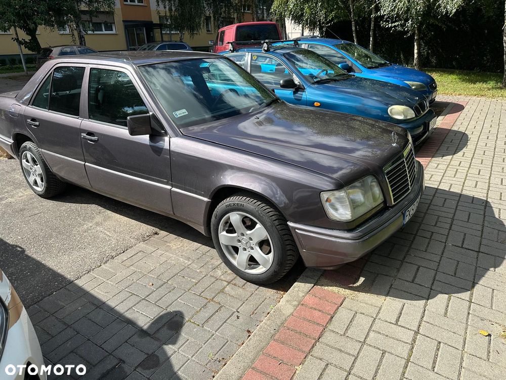 Mercedes-Benz Klasa E 200 - 3