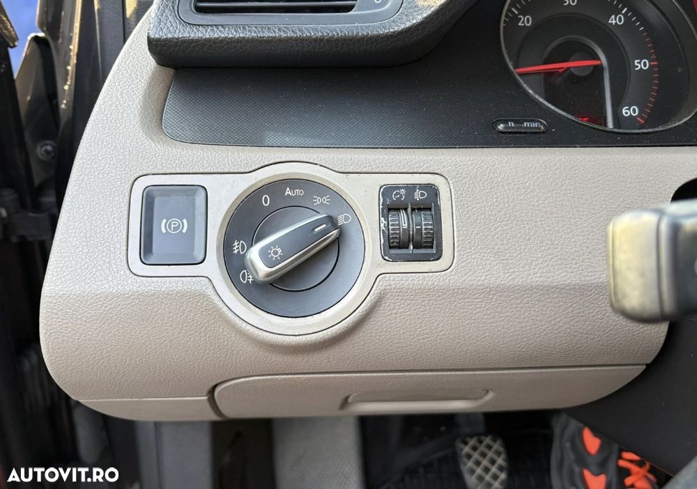 Volkswagen Passat - 8