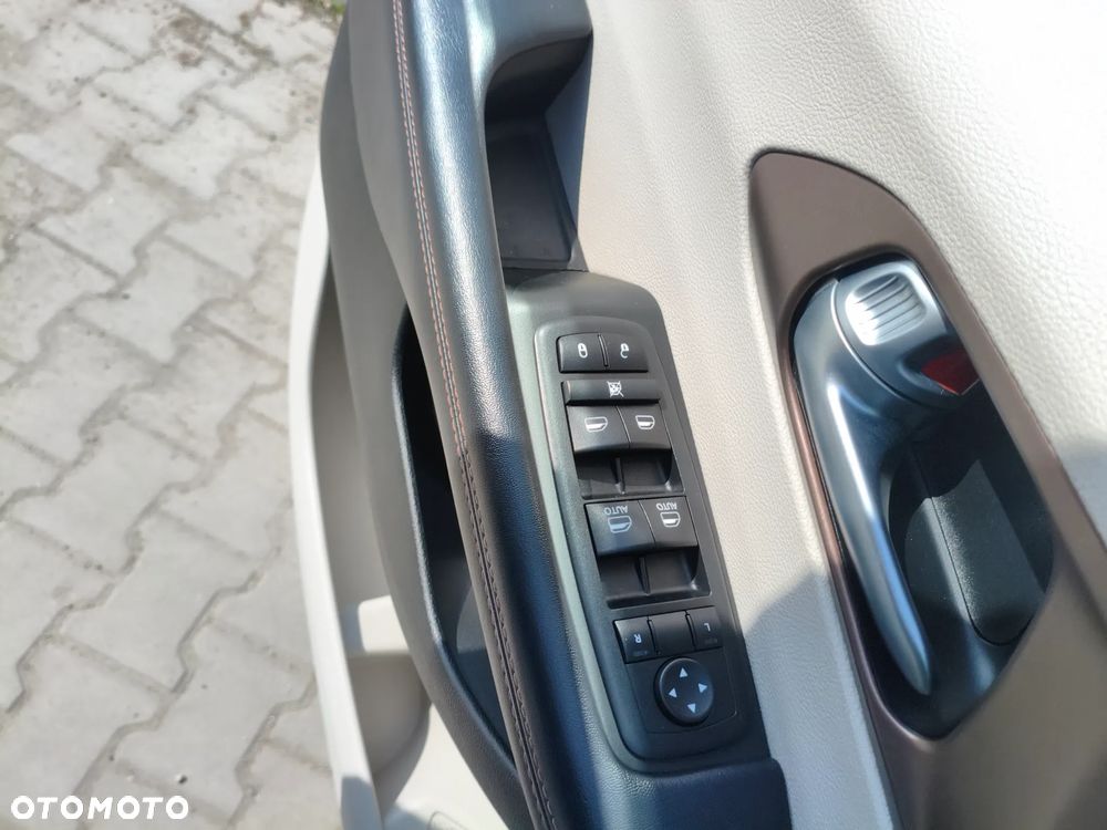 Chrysler Pacifica - 20