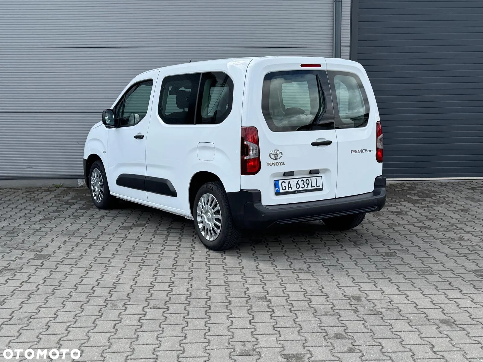 Toyota Proace City Verso 1.2 D-4T Business - 8