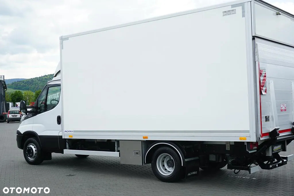 Iveco / DAILY / 70C18 / E 6 / KONTENER + WINDA / 10 PALET / ŁAD. 3565 KG - 36