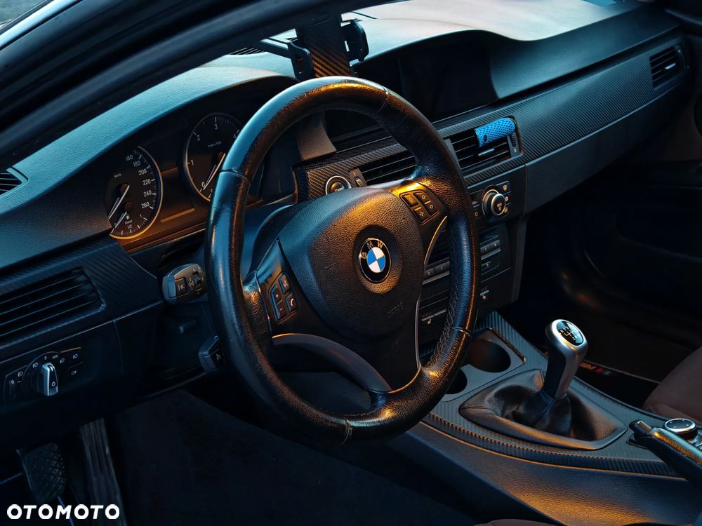 BMW Seria 3 318d - 14