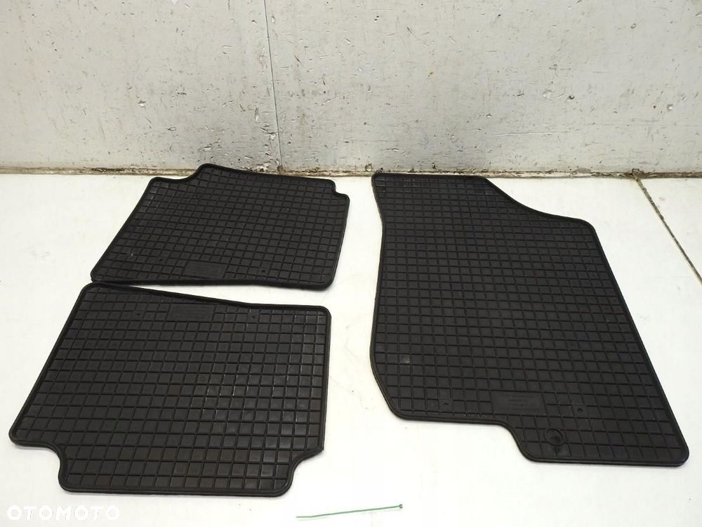 DYWANIKI CHODNICZKI GUMOWE KIA CEED I KOMBI - 6