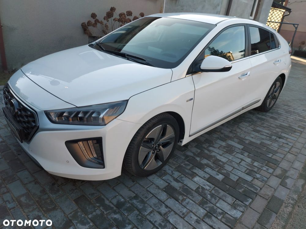 Hyundai IONIQ - 27