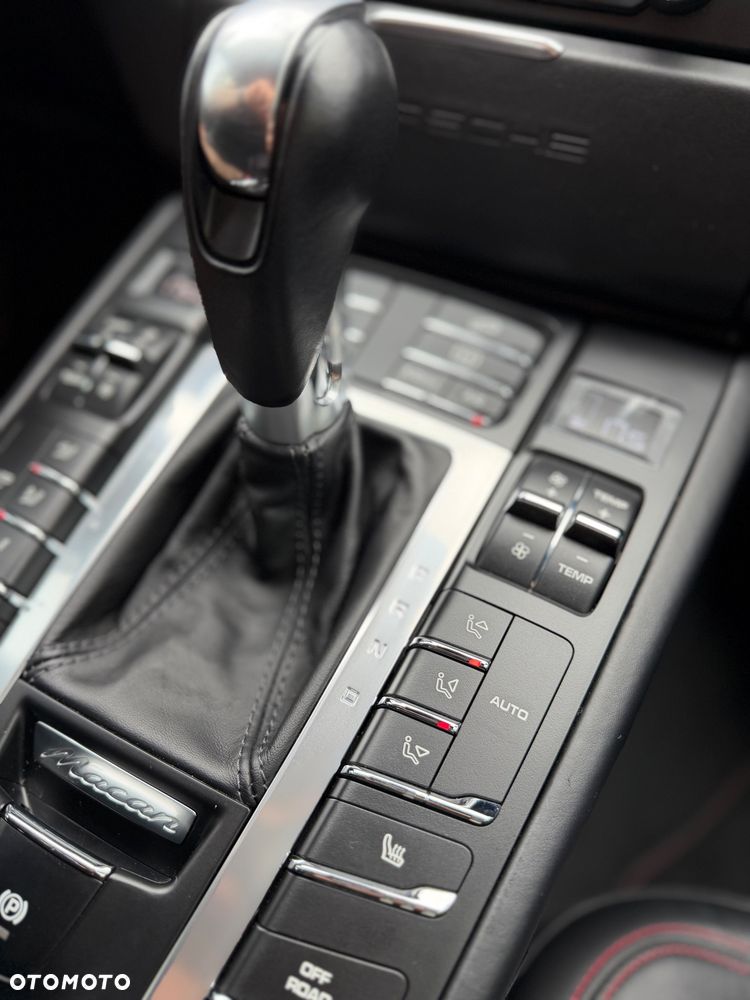 Porsche Macan GTS PDK - 17