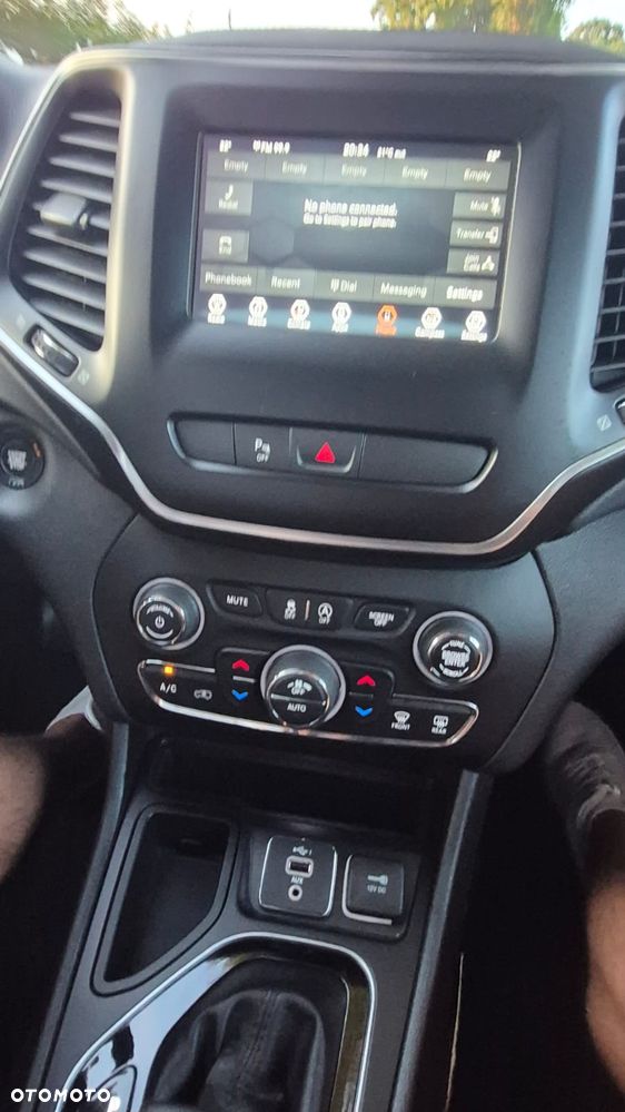 Jeep Cherokee - 14