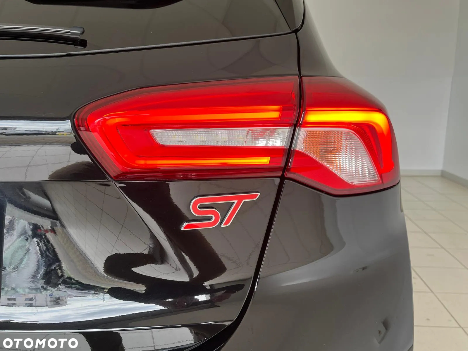 Ford Focus 2.3 EcoBoost ST-3 - 6