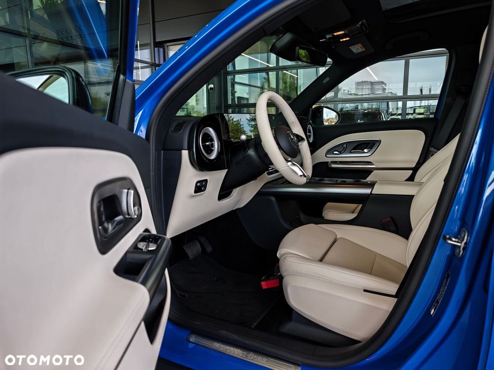 Mercedes-Benz GLB - 10
