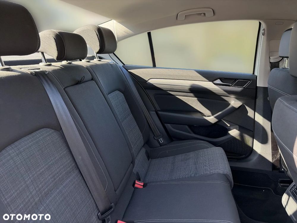 Volkswagen Passat 1.5 TSI EVO Business DSG - 14