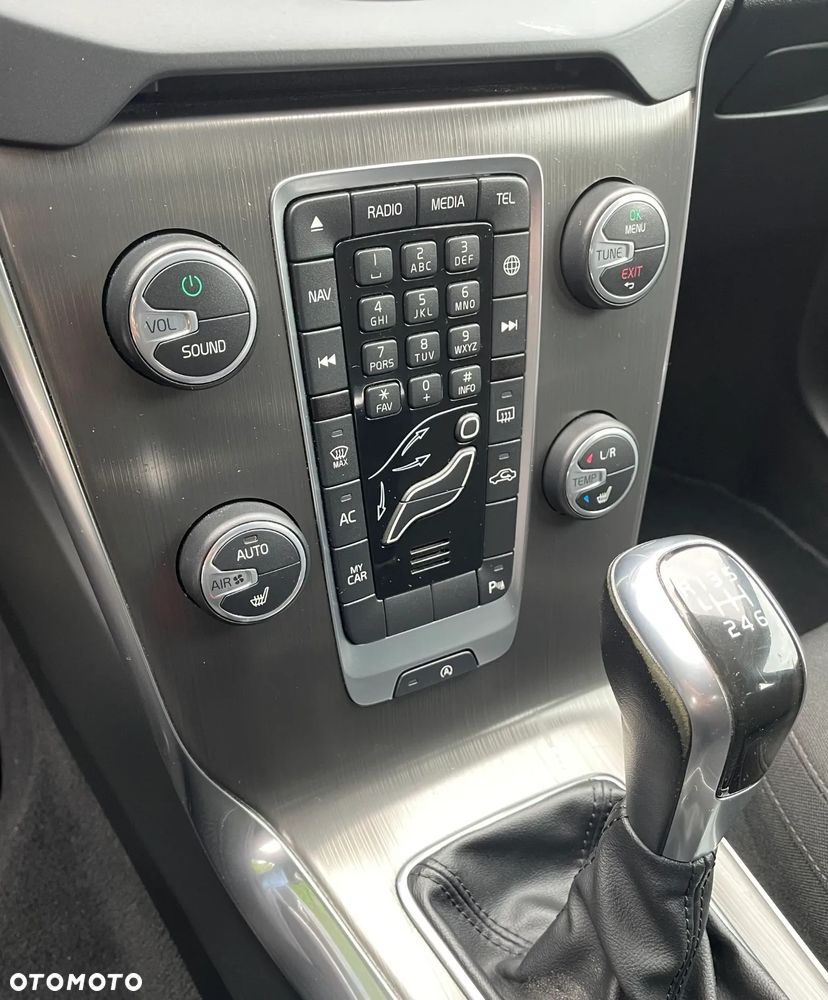 Volvo V40 D2 Momentum - 13