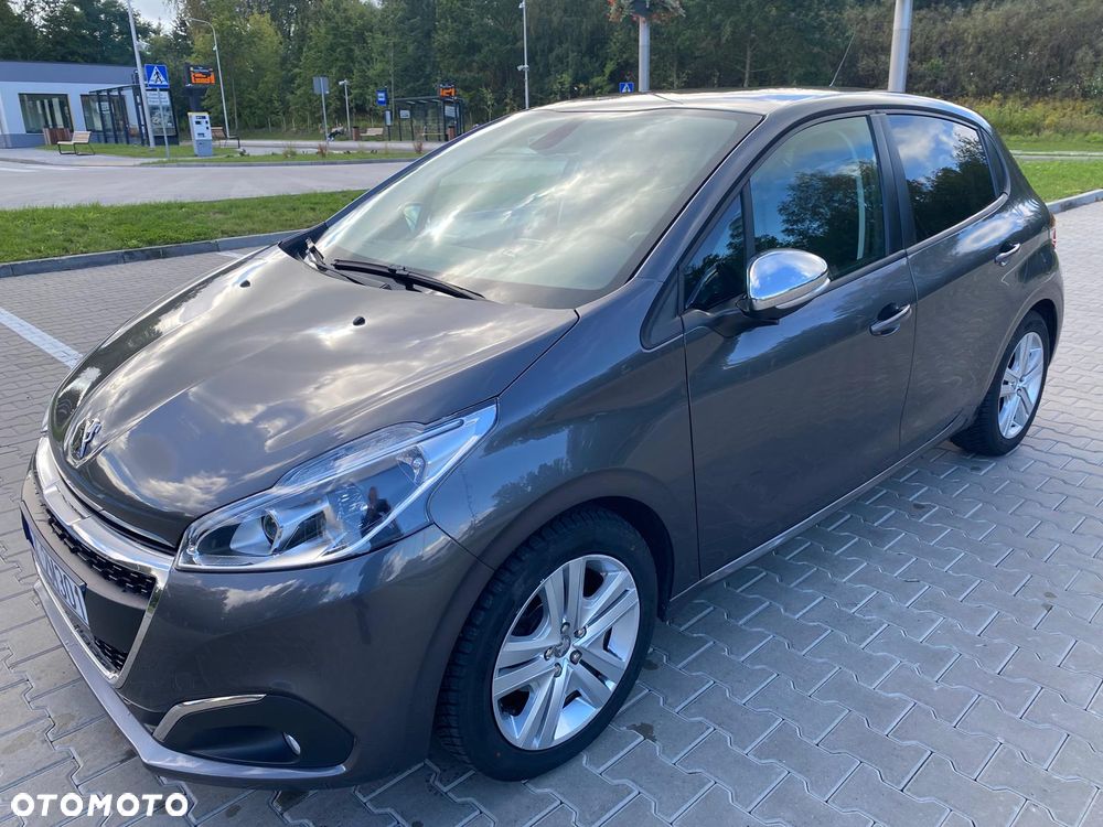 Peugeot 208 - 10