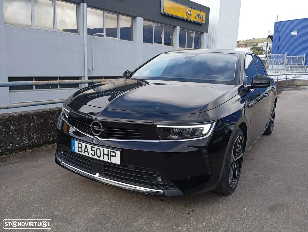 Opel Astra 1.2 T Elegance - 2