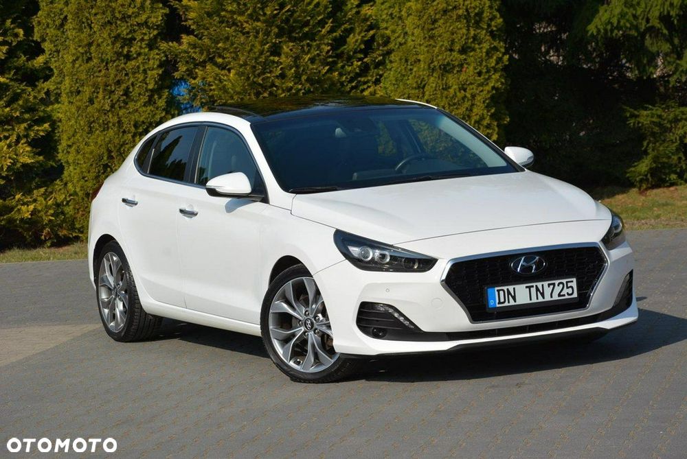 Hyundai i30 1.4 T-GDI Premiere Luxury - 9