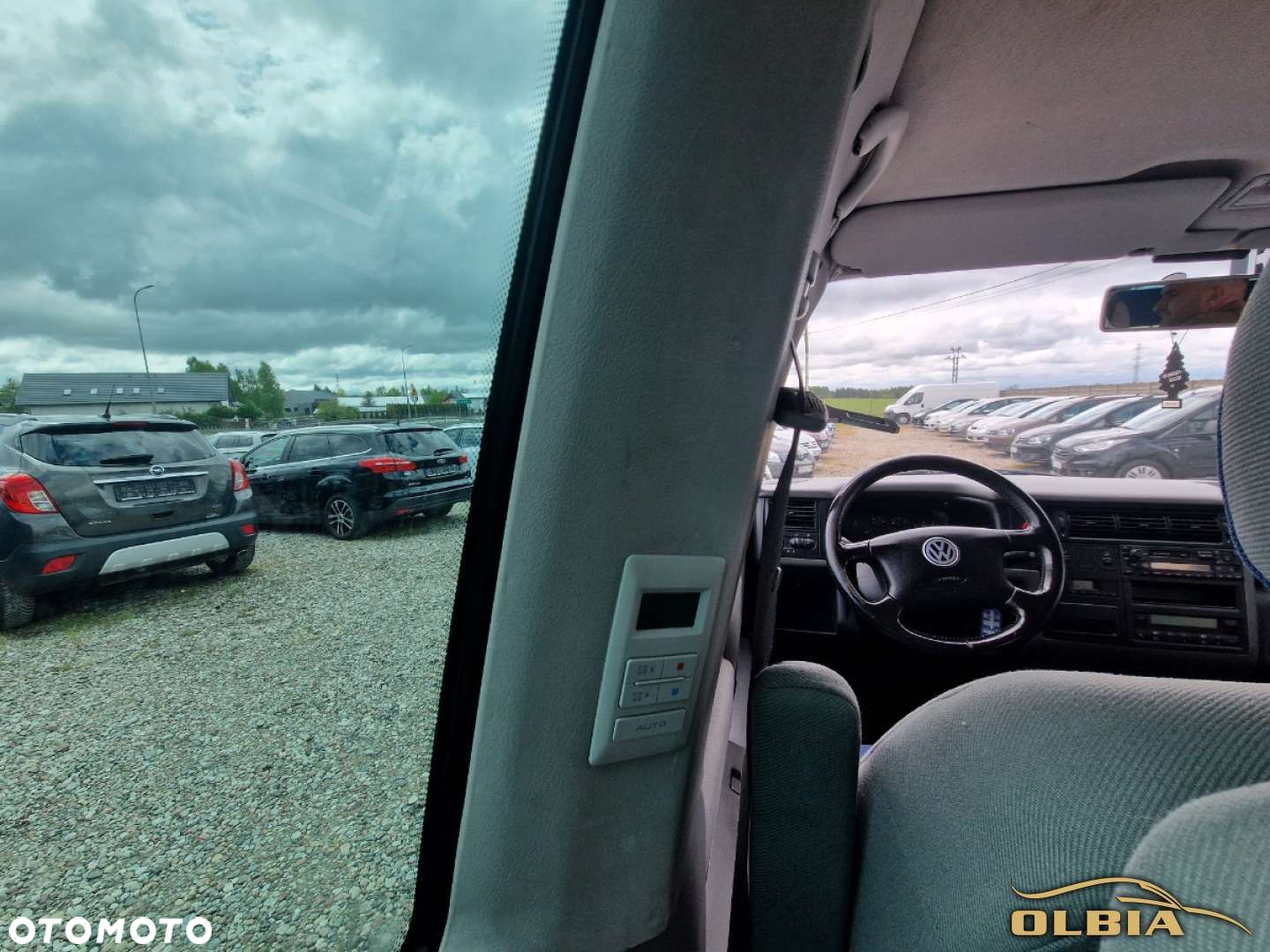 Volkswagen Multivan - 25