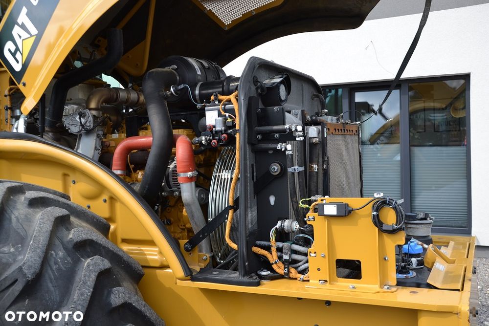 Caterpillar CP 54B - 18